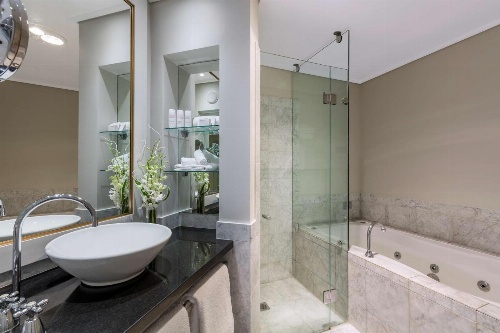 Radisson Blu Plaza Hotel Sydney image 2